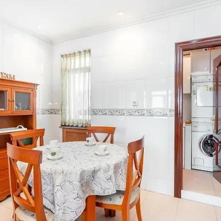 Moderan Smjestaj S Parkingom Nova Bila